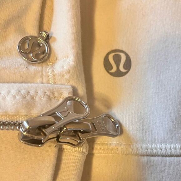 Lululemon Yoga Jacket Polar Cream Women Size 8 - Picture 5 of 5